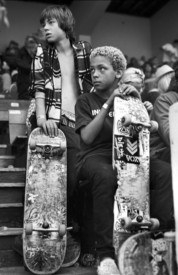 skateboard, schiko, fotoschiko, kids, blach and white