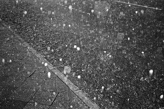 Regen, rain, analog, schwarz weiss, s/w, black and white, b/w