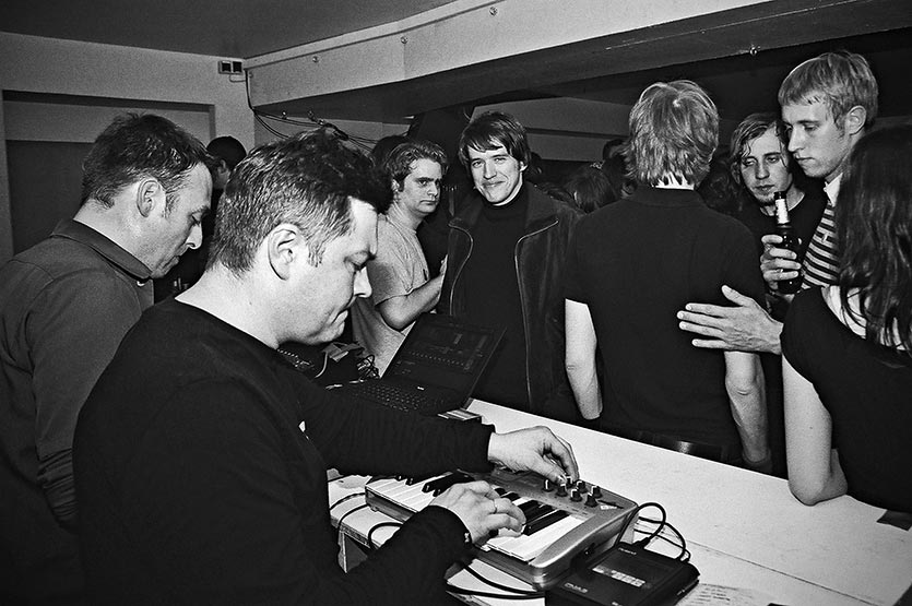 Swimmingpool, combination records, Salon des Amateurs, Düsseldorf, Düsseldorf Electronic, Analog, Schiko, FotoSchiko, Foto Schiko, s/w, b/w, schwarz-weiß, black and white