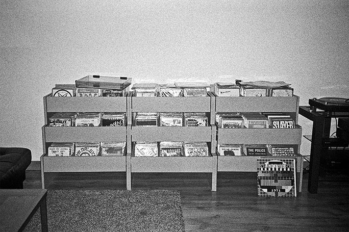 analogphotography, compactcamera, 35mm, 35mm feed, analogfeed, filmfeed, leica minilux, point and shoot, filmfeed, analogfoto, APX 400, vinyl, recordcollection, records, Vinylcollection