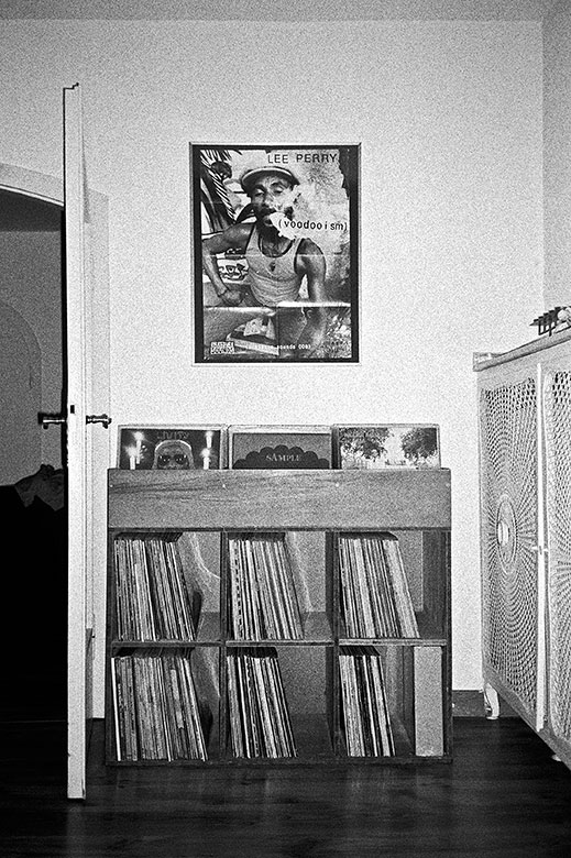 analogphotography, compactcamera, 35mm, 35mm feed, analogfeed, filmfeed, leica minilux, point and shoot, filmfeed, analogfoto, APX 400, vinyl, recordcollection, records, Vinylcollection