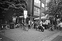 analogphotography, analogfotografie, analog, Kodak TMax, Compactcamera, analogcompactcamera, Schlonz, Cafe Schlonz, Bar Schlonz, Düsseldorf, Ratinger Strasse Düsseldorf