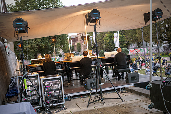 New Fall Festival, Festival, Düsseldorf, NRW Forum, Ehrenhof, Summer Edition, Six Pianos