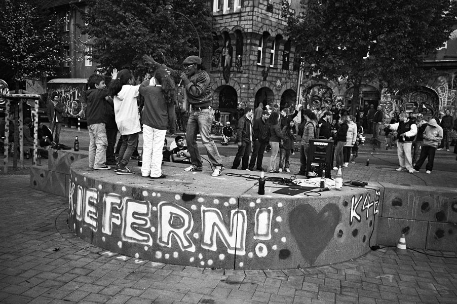 Shelly Quest, Kiefernstrasse, AK47,