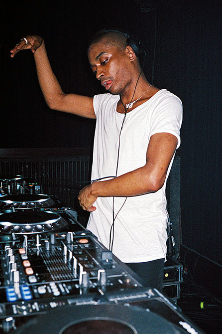 Lotic, Dj Lotic, Kantine Berghain, analog, s/w, schwarz-weiss, b/w, black and white, Contax T3