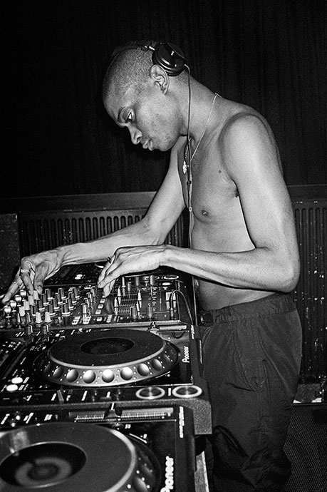 Lotic, Dj Lotic, Kantine Berghain, analog, s/w, schwarz-weiss, b/w, black and white, Contax T3