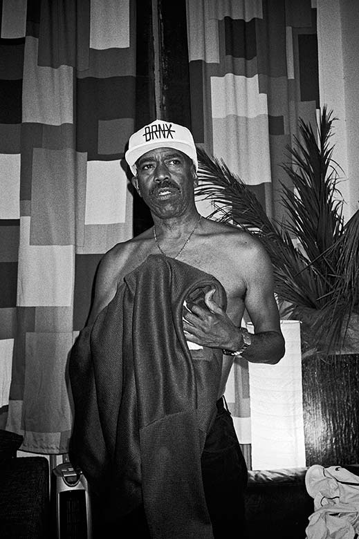 Kurtis Blow, analog, Schiko, FotoSchiko, Fotoschiko, Foto Schiko, Schiko, black and white, b&w, b/w, schwarz-weiss, Schwarz-Weiss, s/w, S/W, TMax400, Contax T3, point and shoot, p&s, point&shoot