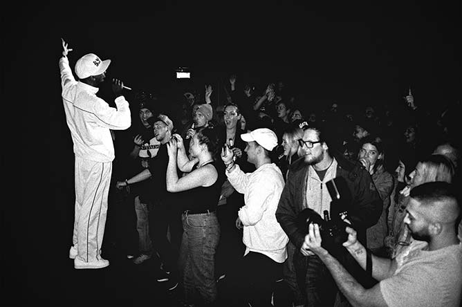 Kurtis Blow, analog, Schiko, FotoSchiko, Fotoschiko, Foto Schiko, Schiko, black and white, b&w, b/w, schwarz-weiss, Schwarz-Weiss, s/w, S/W, TMax400, Contax T3, point and shoot, p&s, point&shoot