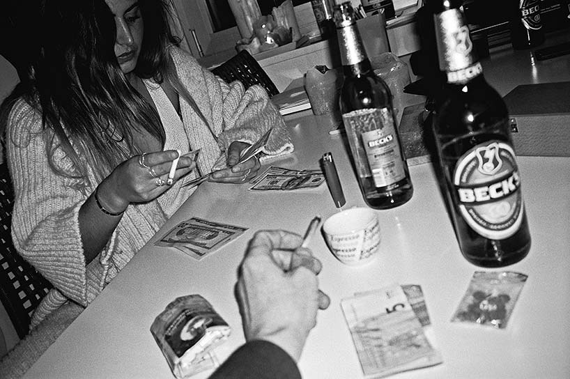 analog, olympus mju2, TMax400, Dollar, Analogfilm, schwarzweiss, FotoSchiko, Fotoschiko, smoke, point and shoot