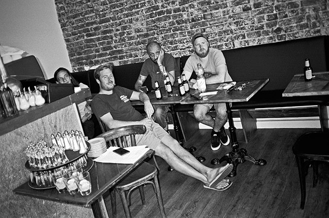 analogphotography, analogfotografie, analog, Yashica T3, Yashica T3 super, bw, black and white, schwarzweiss, sw, Kodak Tmax400, Kodak Tmax 400, filmfeed, analogfeed, analogblog, analogphotoblog, analogfotoblog, point and shoot, pointandshoot, compactcame