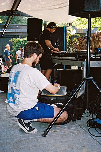 kaschiel, tfgc, suffon, düsseldorf, 4 linden, rearview radio, analogphotografie, compactcamera, yashica t3, party, electronic, 35mm, 35mm feed, photoblog, fotoblog, sound of düsseldorf, point and shoot