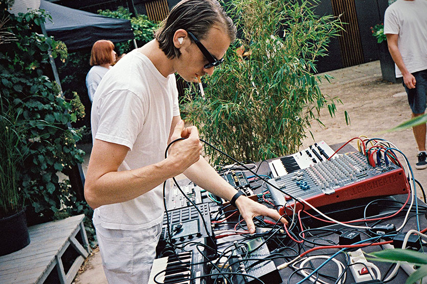 tfgc, suffon, düsseldorf, 4 linden, lucas croon, analogphotografie, compactcamera, yashica t3, party, electronic, 35mm, 35mm feed, photoblog, fotoblog, sound of düsseldorf, point and shoot