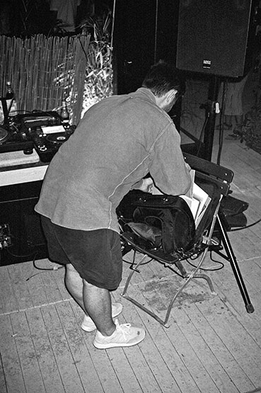 tfgc, suffon, düsseldorf, 4 linden, bufiman, jan schulte, musician set, analogphotografie, compactcamera, yashica t3, party, electronic, 35mm, 35mm feed, photoblog, fotoblog, sound of düsseldorf, point and shoo