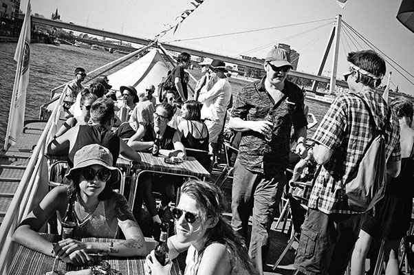 Radio Love Love, radiolovelove, köln, cologne, boatstour, musictour, dj, analogphotography, compactcamera, 35mm, 35mm feed, analogfeed, filmfeed, sunny day