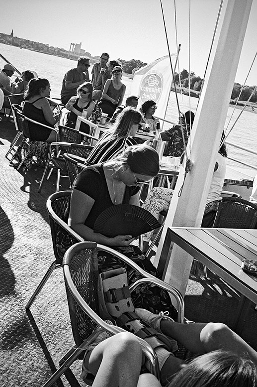 Radio Love Love, radiolovelove, köln, cologne, boatstour, musictour, dj, analogphotography, compactcamera, 35mm, 35mm feed, analogfeed, filmfeed, sunny day