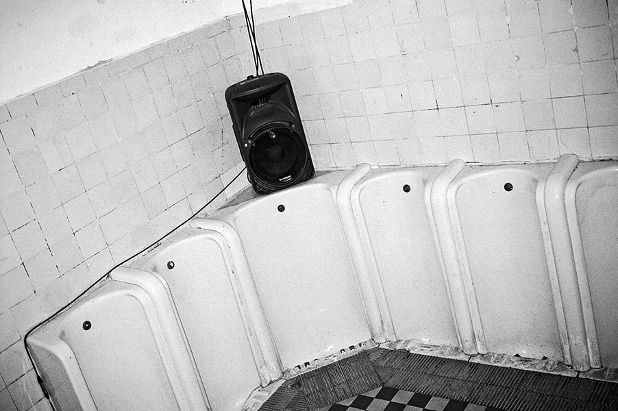 on film, analog compactcamera, analogphoto, analogfoto, analogphotography, compactcamera, 35mm, 35mm feed, analogfeed, filmfeed, rheinraum, rheinraum e.v., düsseldorf, contax, contax t3