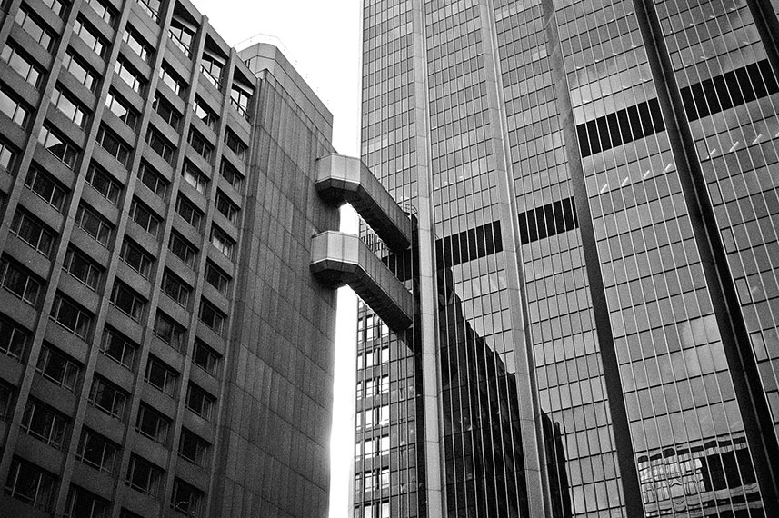LVA, LVA Düsseldorf, LVA Gebäude, covid 19, Düsseldorf, analog, analogfotografie, analogphotography, Kodak Tmax 400, Leica, Leica minilux, sw, bw