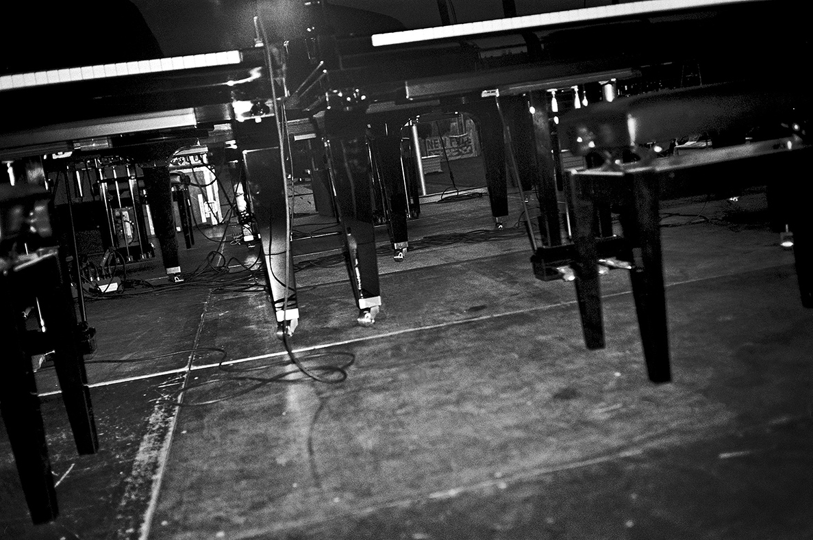 New Fall Festival, Festival, Düsseldorf, NRW Forum, Ehrenhof, Summer Edition, Analogfotografie, analogphotography, Olympus mju 2, point and shoot, stay broke shoot film, 35mm, on film black and white, Six Pianos